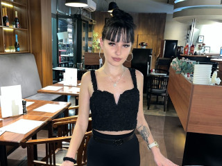 Shiningstarnew18 - Ich tanze unheimlich gern und zeige meinen schlanken Körper. Meine Brustwarzen sind echt schön :P